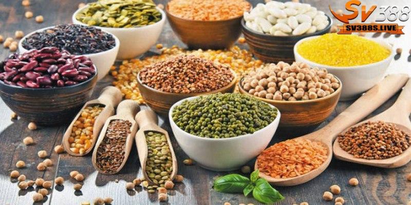 Trộn ngũ cốc cho gà ở giai đoạn trưởng thành